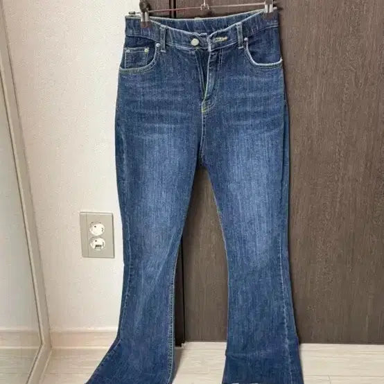 [BUNJANG] KINDAME Bootcut Denim Jeans / 카인다미 골반패드 골반뽕 부츠컷 데님 청바지