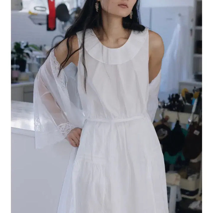 [BUNJANG] Parbang Celina Frill Neck Cropped Sleeveless Blouse / [새상품] 파르벵 셀리나 프릴넥 크롭 슬리브리스 블라우스