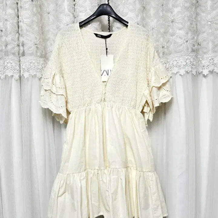 [BUNJANG] ZARA Lace Mini Dress (New) / 자라  펀칭 레이스 미니원피스(새상품)