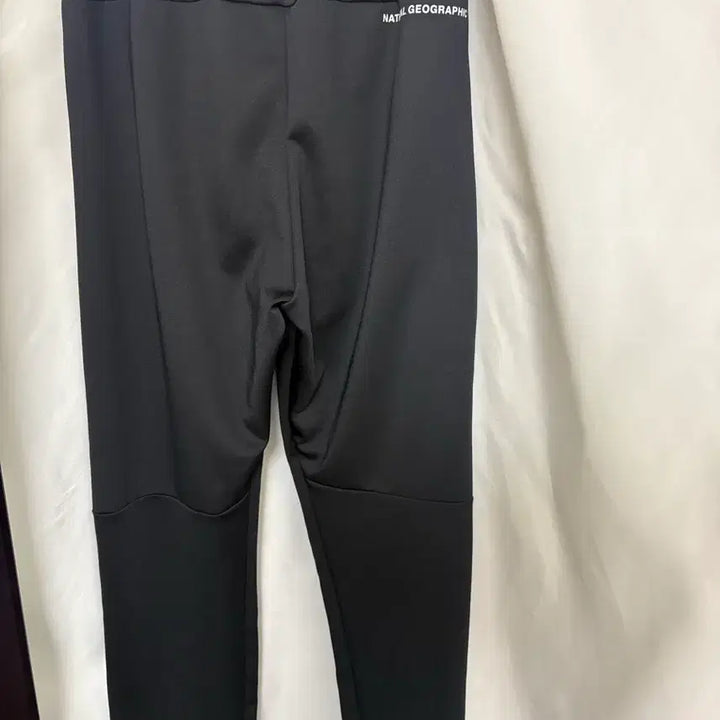 [BUNJANG] National Geographic Black Training Pants (Size L) / 내셔널지오그래픽 블랙 트레이닝 바지