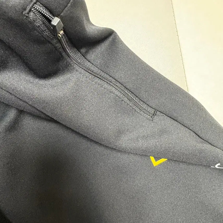 [BUNJANG] National Geographic Black Training Pants (Size L) / 내셔널지오그래픽 블랙 트레이닝 바지