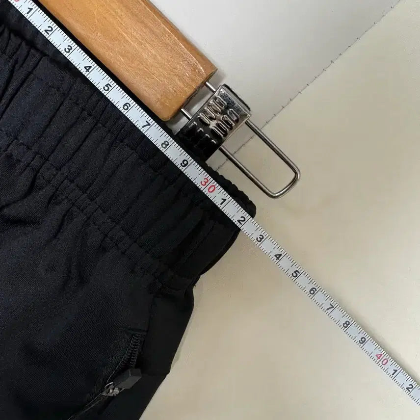 [BUNJANG] National Geographic Black Training Pants (Size L) / 내셔널지오그래픽 블랙 트레이닝 바지