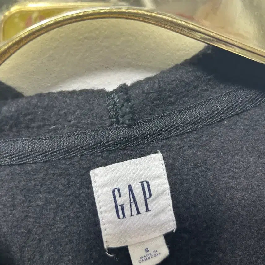 [SOLD OUT] GAP 갭 블랙 후드 집업 S