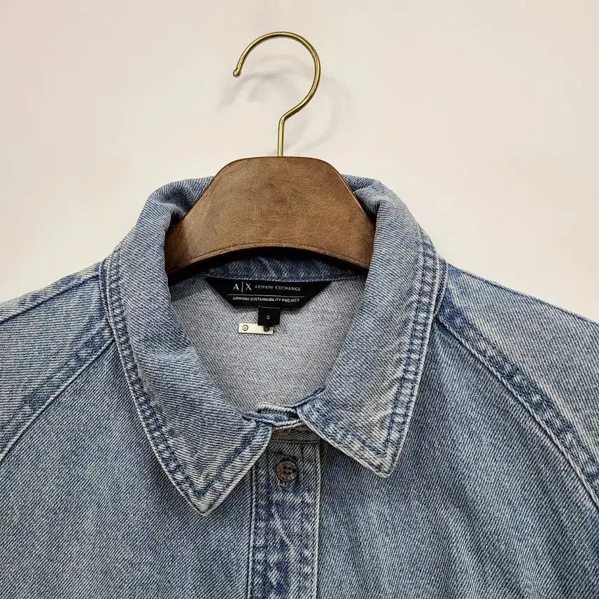 [BUNJANG] Armani Exchange Light Wash Denim Shirt Size S / 아르마니 익스체인지 데님 셔츠 남방/S/앨리스/1085