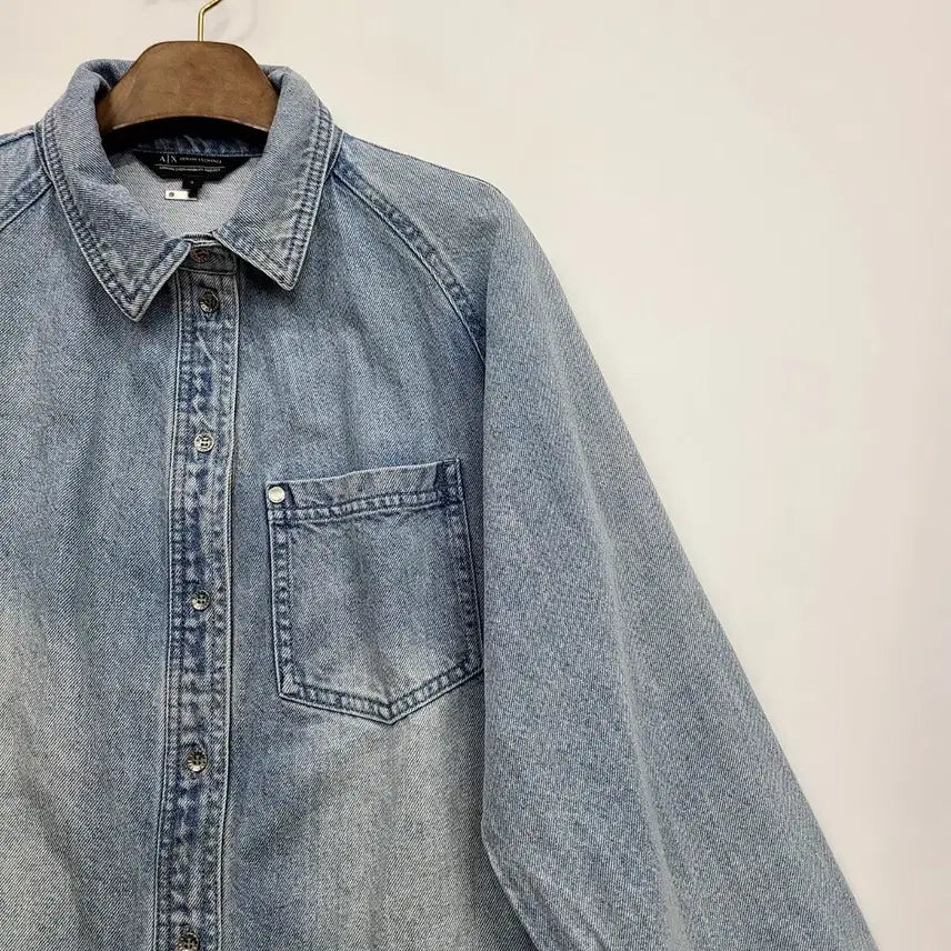[BUNJANG] Armani Exchange Light Wash Denim Shirt Size S / 아르마니 익스체인지 데님 셔츠 남방/S/앨리스/1085