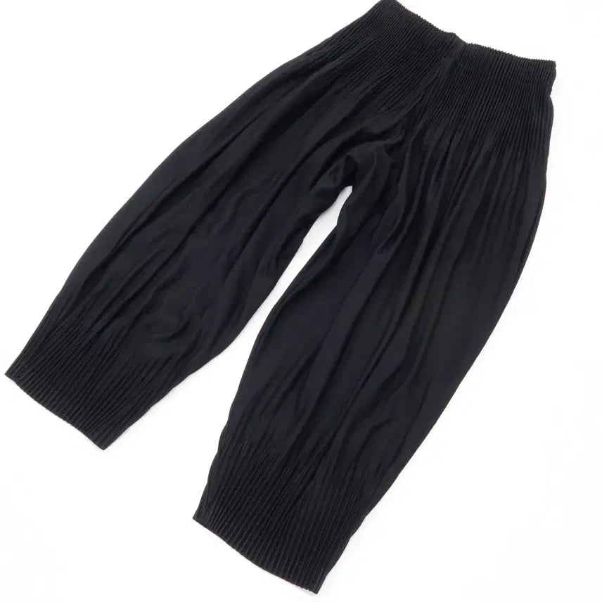 [SOLD OUT] (새상품)몽플리쎄 플리츠 9부 배기핏 팬츠