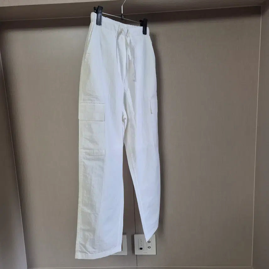 [BUNJANG] PLATE White Cargo Pants / 프리)PLATE 플레이트 화이트 카고 바스락 밴딩 팬츠