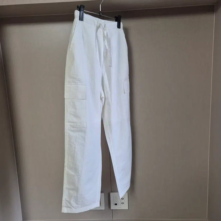 [BUNJANG] PLATE White Cargo Pants / 프리)PLATE 플레이트 화이트 카고 바스락 밴딩 팬츠