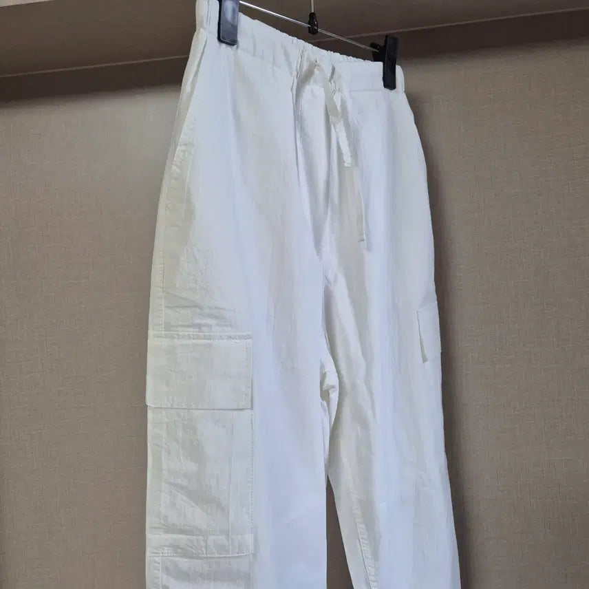 [BUNJANG] PLATE White Cargo Pants / 프리)PLATE 플레이트 화이트 카고 바스락 밴딩 팬츠