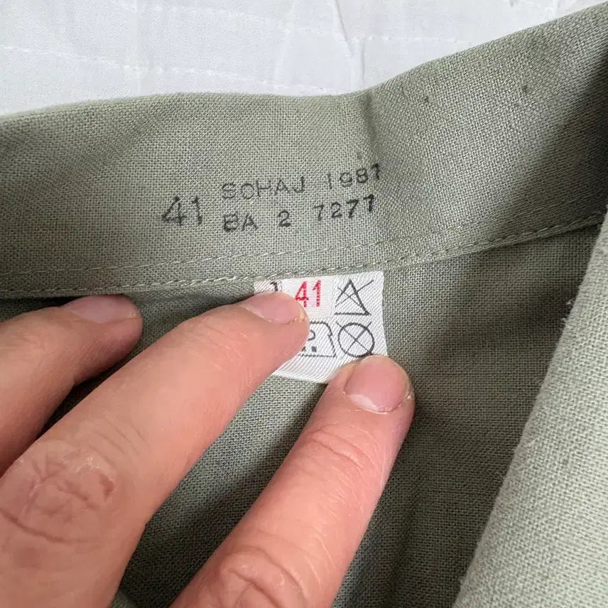 [BUNJANG] 1987 Czech Military M21 Khaki Shirt (Approx. Size 105) / [연휴할인] 80s 체코군 보급 M21 카키 셔츠(105상당)