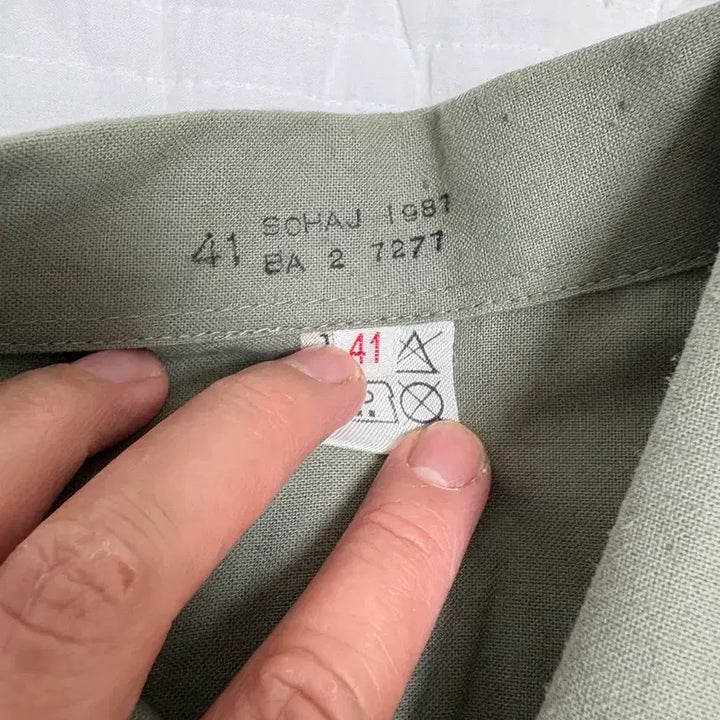 [BUNJANG] 1987 Czech Military M21 Khaki Shirt (Approx. Size 105) / [연휴할인] 80s 체코군 보급 M21 카키 셔츠(105상당)