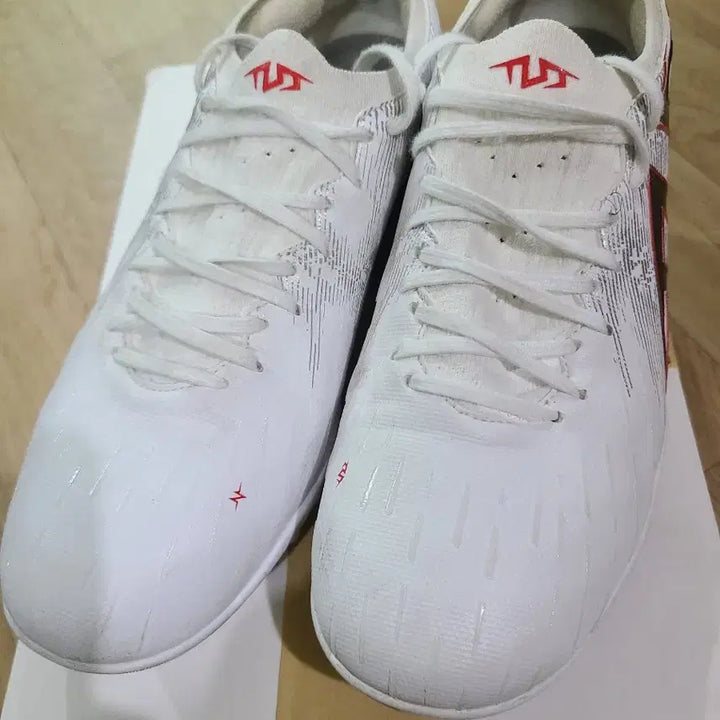 [BUNJANG] tlss Striker TF Futsal Shoes / tlss 스트라이커 풋살화 tf
