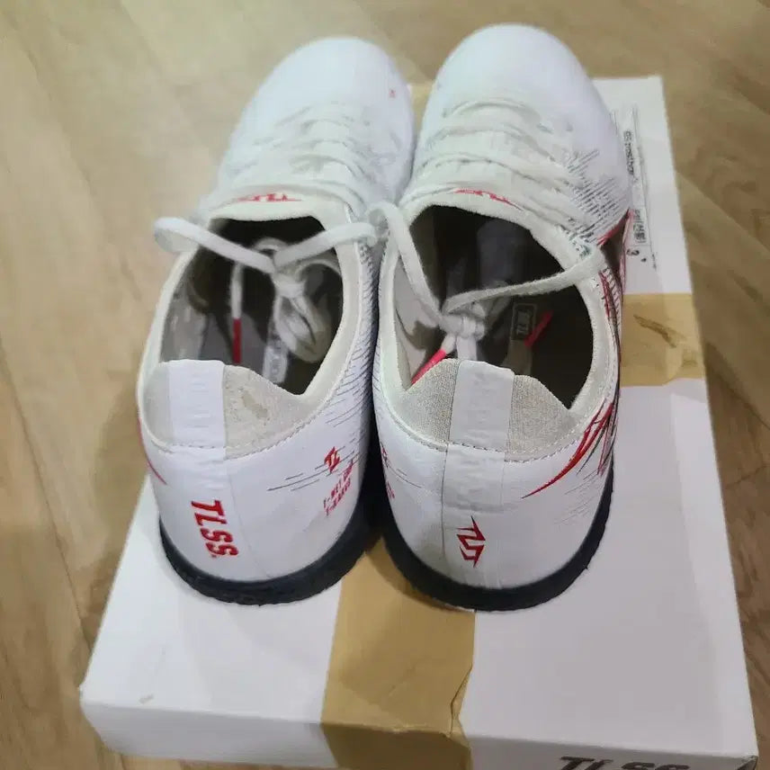 [BUNJANG] tlss Striker TF Futsal Shoes / tlss 스트라이커 풋살화 tf