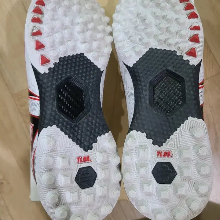 [BUNJANG] tlss Striker TF Futsal Shoes / tlss 스트라이커 풋살화 tf
