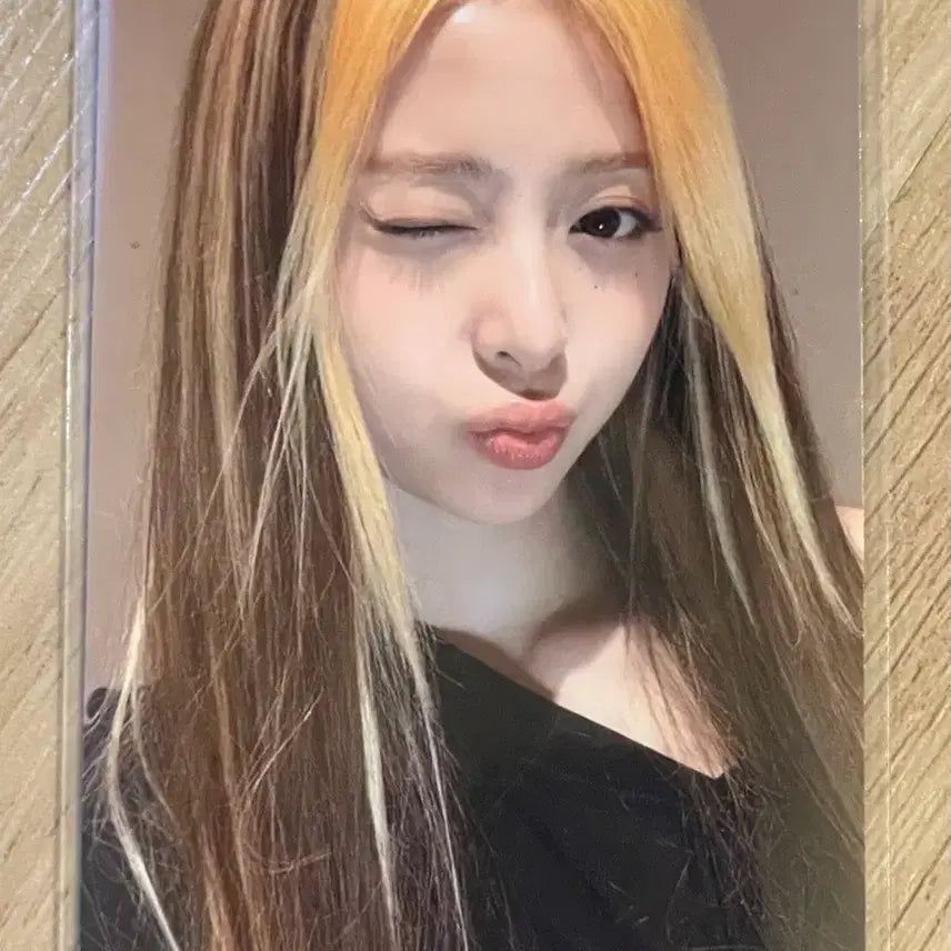 [SOLD OUT] 르세라핌 허윤진 사녹 공방 사복 포카