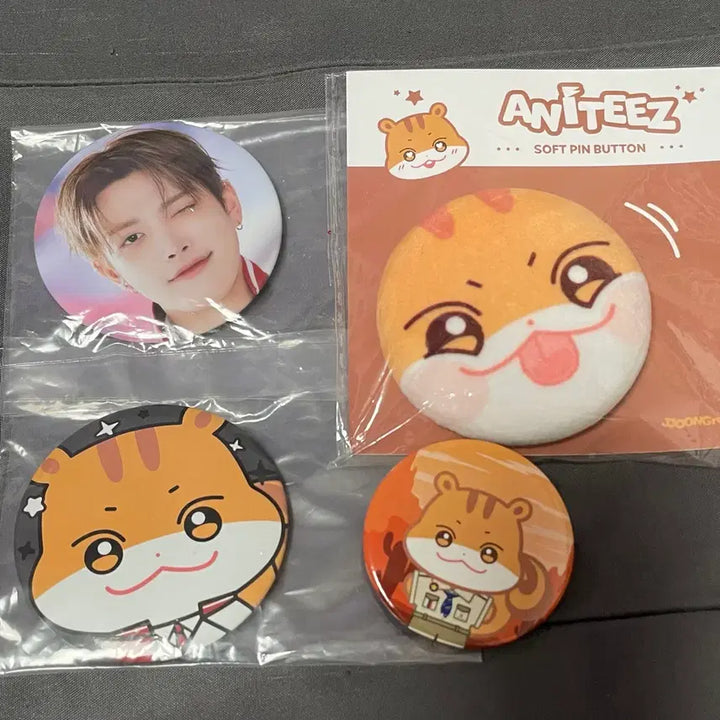 [BUNJANG] ATEEZ Hongjoong Jungra 2024 Pop-Up Store Malrang Pin Badge Bundle Set / 일괄)에이티즈 홍중 쭝라미 팝업 말랑핀뱃지