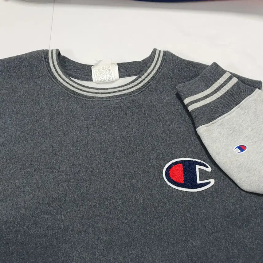[SOLD OUT] [정품] 챔피온 챠콜그레이 기모 맨투맨 [ 2XL ]