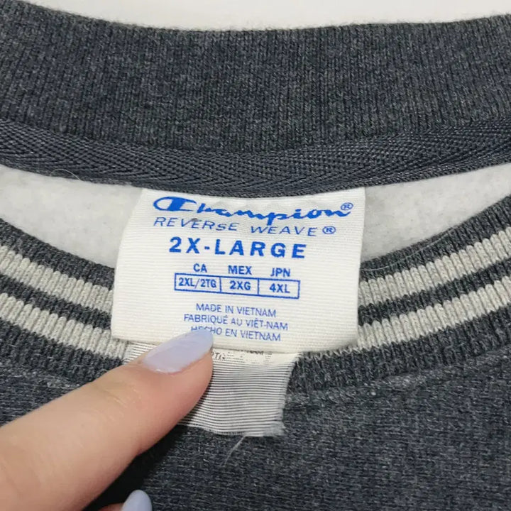 [SOLD OUT] [정품] 챔피온 챠콜그레이 기모 맨투맨 [ 2XL ]