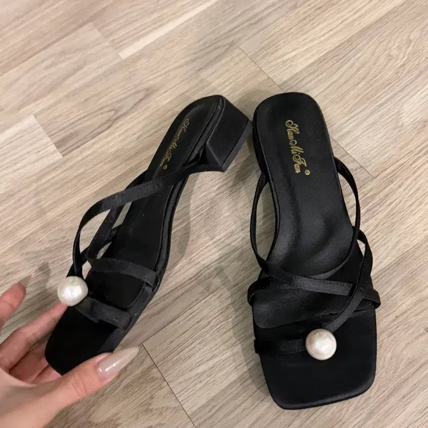 [BUNJANG] Pearl Embellished Black Strap Sandals / 진주 장식 블랙 스트랩 샌들