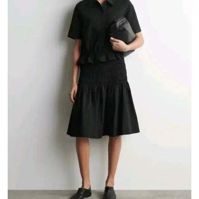 [BUNJANG] COS Smocking Seersucker Shirt &amp; Skirt Set / COS 코스 스모킹 시어서커 셔츠 &amp; 스커트 세트 (택있는 새상품)