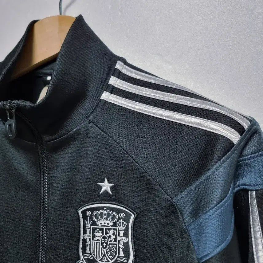 [BUNJANG] Adidas Spain Anthem Track Top Jacket / 남성 레어 아디다스 스페인 앤섬 검정 트랙탑 져지 저지 트레이닝복 축구복