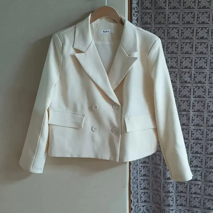 [BUNJANG] Double Button Cropped Jacket - Ivory / 미착용)더블 버튼 크롭자켓 아이보리
