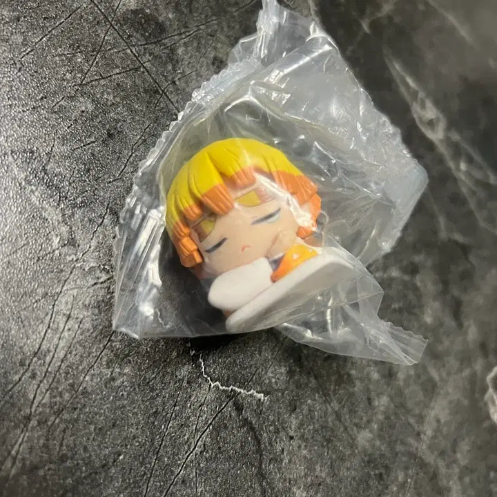 [BUNJANG] Demon Slayer Zenitsu Plush Doll Keyring / 귀멸의 칼날 젠이츠 인형 뽑기
