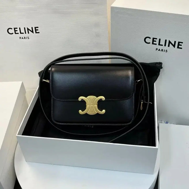 [BUNJANG] Celine Triomphe Shoulder Bag - Black / 셀린느 트리옹프 숄더백 블랙  여성 가방