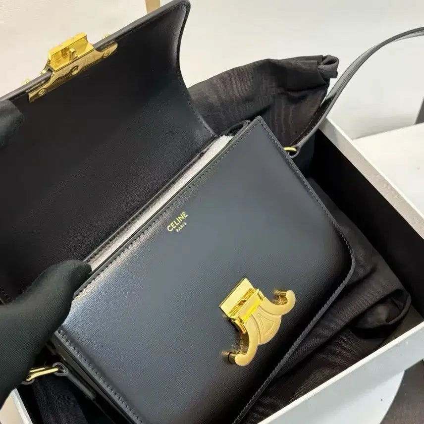 [BUNJANG] Celine Triomphe Shoulder Bag - Black / 셀린느 트리옹프 숄더백 블랙  여성 가방
