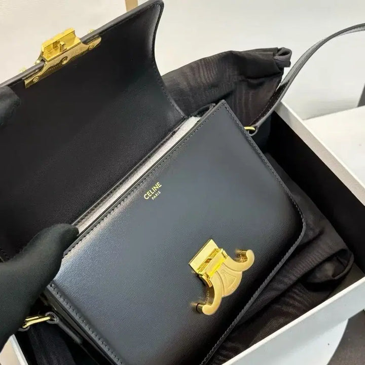 [BUNJANG] Celine Triomphe Shoulder Bag - Black / 셀린느 트리옹프 숄더백 블랙  여성 가방