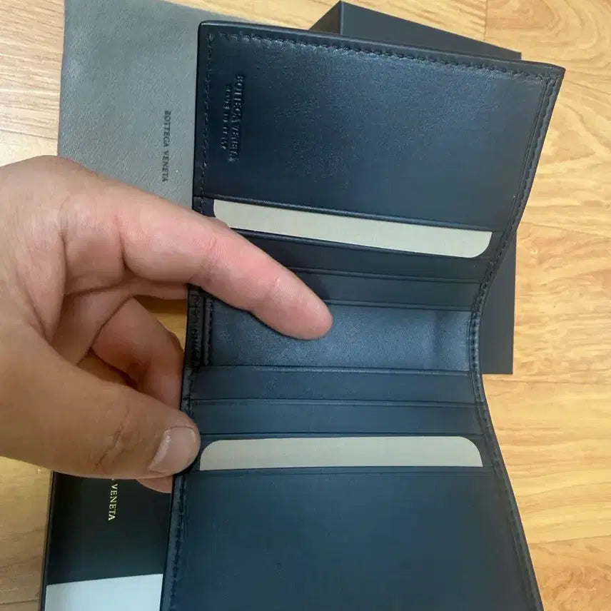 [SOLD OUT] 보테가베네타 반지갑(인트레치아토)새상품
