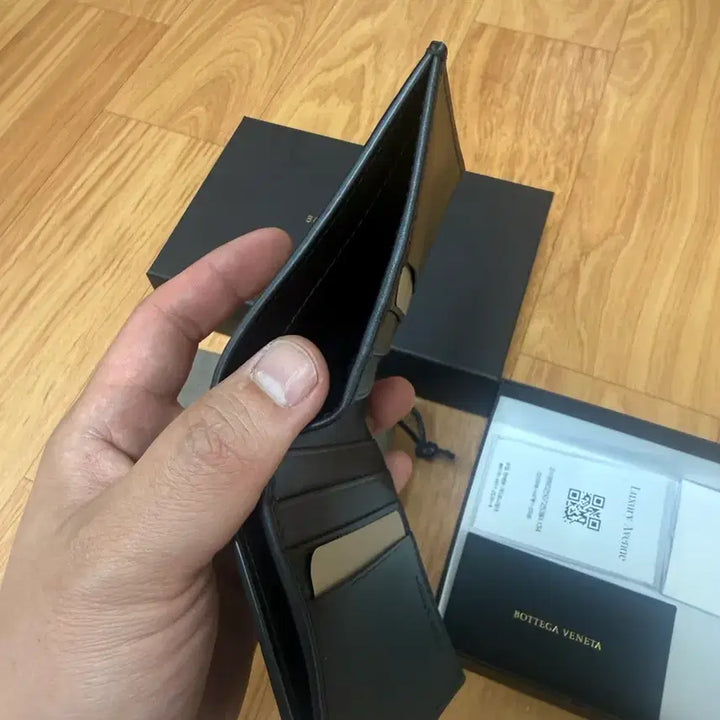 [SOLD OUT] 보테가베네타 반지갑(인트레치아토)새상품