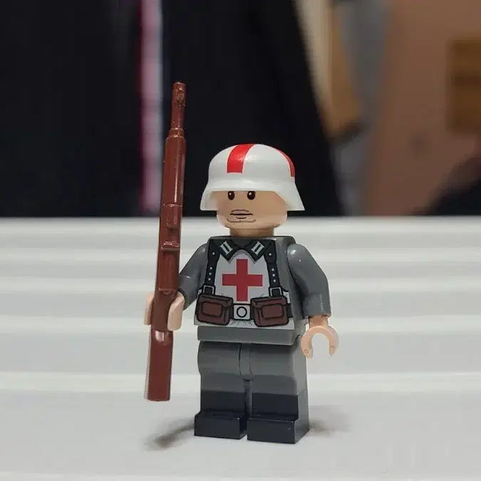 [BUNJANG] LEGO German Medic Minifigure / 레고 독일군 의무병 미니피규어