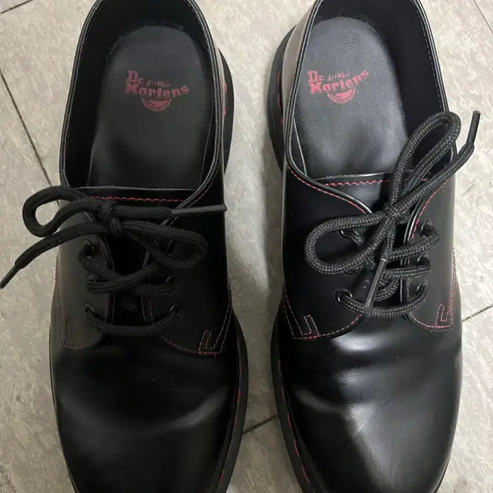 [BUNJANG] Dr. Martens 1461 3-Eye Black Shoes with Red Stitching / 닥터마틴 1461 3홀 블랙 레드 스티치