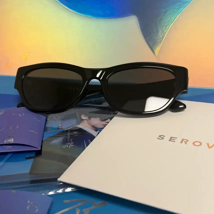 [BUNJANG] Serova X Tzuyu Limited Edition Fish Engraved Sunglasses / 즈위 세로바 SEROVA 한정판 물고기 각인 선글라스