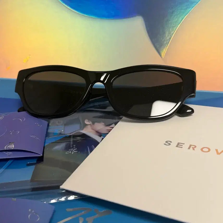 [BUNJANG] Serova X Tzuyu Limited Edition Fish Engraved Sunglasses / 즈위 세로바 SEROVA 한정판 물고기 각인 선글라스