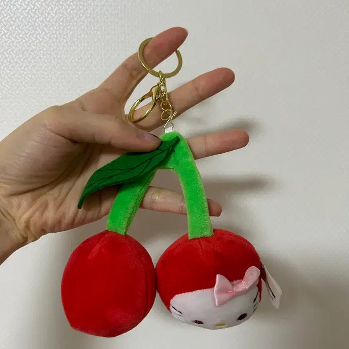 [BUNJANG] Cherry Hello Kitty Keyring / 체리 헬로키티 키링