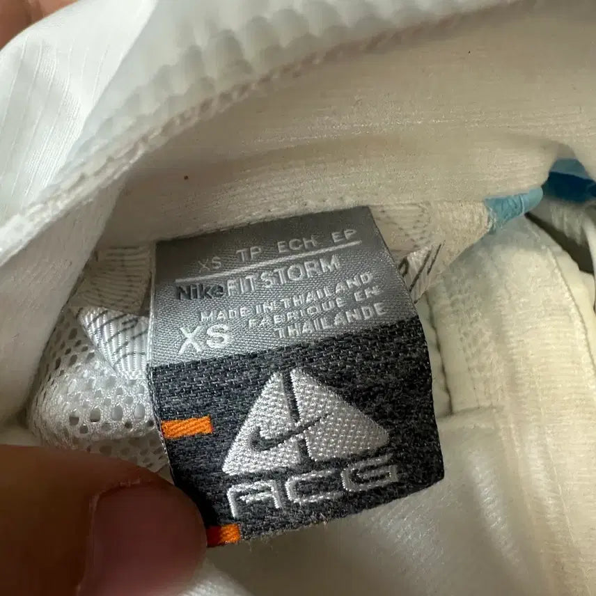 [BUNJANG] ACG 00s White Windbreaker XS / ACG 00s 화이트바람막이 XS