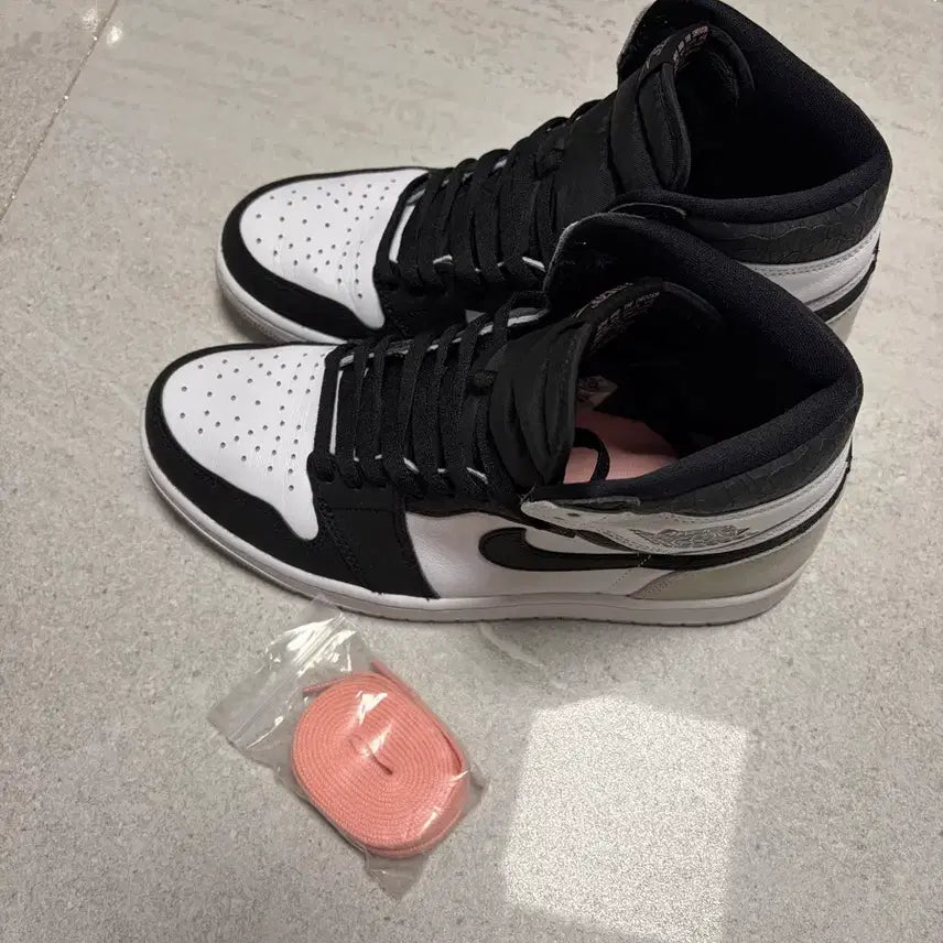 [BUNJANG] Jordan 1 Retro High OG Bleached Coral Sneakers / 조던 1 레트로 하이 OG 블리치드 코랄 270