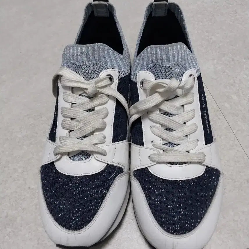 [BUNJANG] Michael Kors Sneakers Navy/White 230 / 마이클코어스 스니커즈 네이비/화이트230