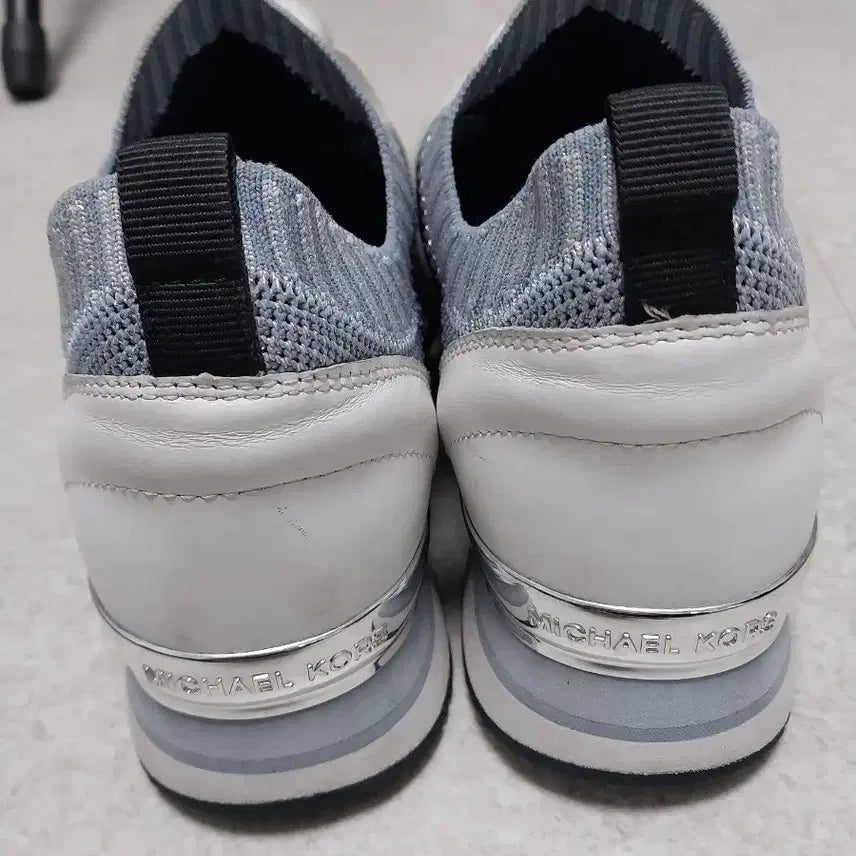 [BUNJANG] Michael Kors Sneakers Navy/White 230 / 마이클코어스 스니커즈 네이비/화이트230