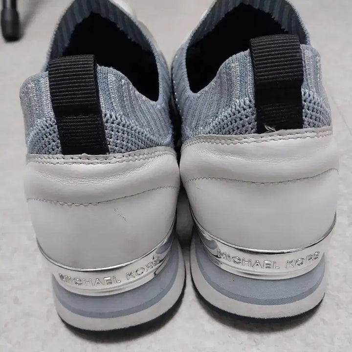 [BUNJANG] Michael Kors Sneakers Navy/White 230 / 마이클코어스 스니커즈 네이비/화이트230
