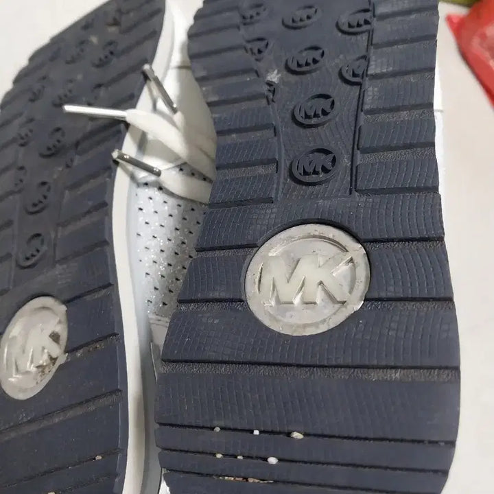 [BUNJANG] Michael Kors Sneakers Navy/White 230 / 마이클코어스 스니커즈 네이비/화이트230