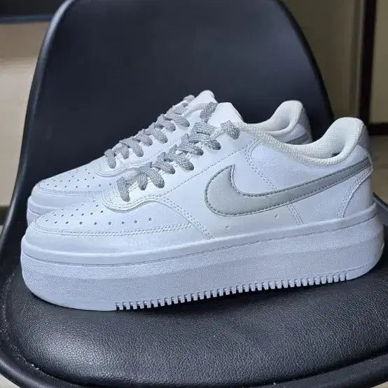 [BUNJANG] Nike Court Vision Alta White/Gray Sneakers 250 / 나이키 코트 비전 알타 흰/회색 운동화 250