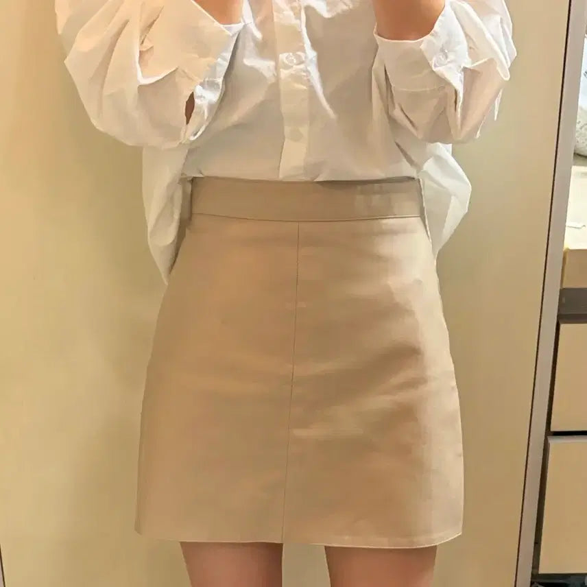 [BUNJANG] Ablee Hinique Fromdayone Beige Leather Mini Skirt / S 베이지 레더 미니 스커트 치마 에이블리 히니크 히프나틱 프롬데이원