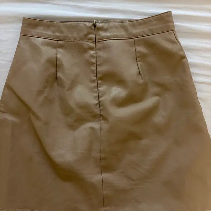 [BUNJANG] Ablee Hinique Fromdayone Beige Leather Mini Skirt / S 베이지 레더 미니 스커트 치마 에이블리 히니크 히프나틱 프롬데이원