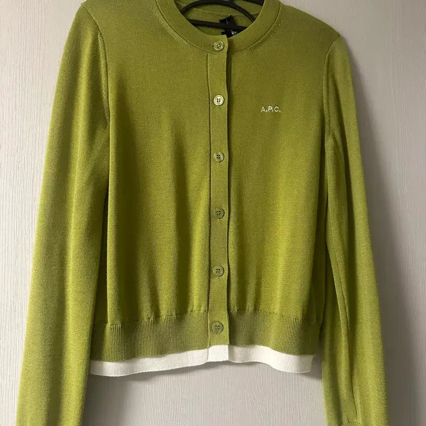 [BUNJANG] A.P.C Olive Green Cardigan / A.P.C올리브그린 가디건