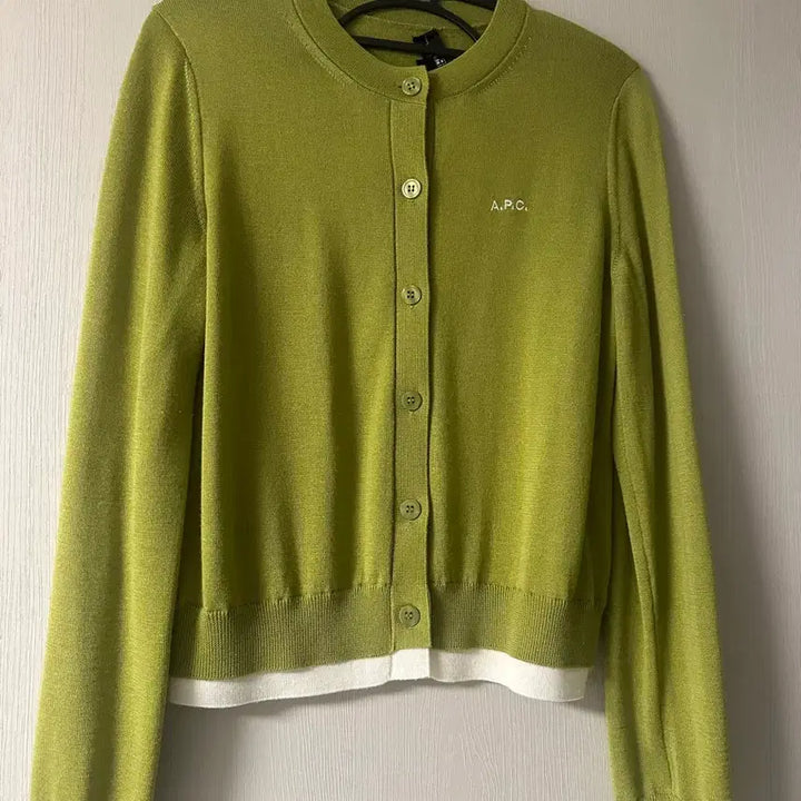 [BUNJANG] A.P.C Olive Green Cardigan / A.P.C올리브그린 가디건