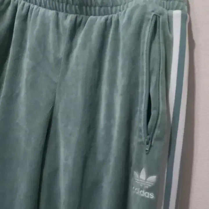 [BUNJANG] Adidas Velvet Track Pants Mint Sky Blue 28 Inch / 아디다스 벨벳 민트 스카이블루 트레이닝바지 28인치