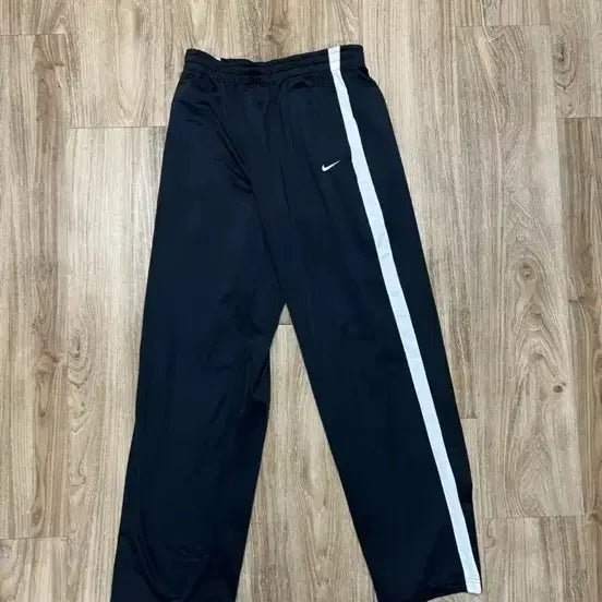 [BUNJANG] Nike Black and White Track Pants Women&